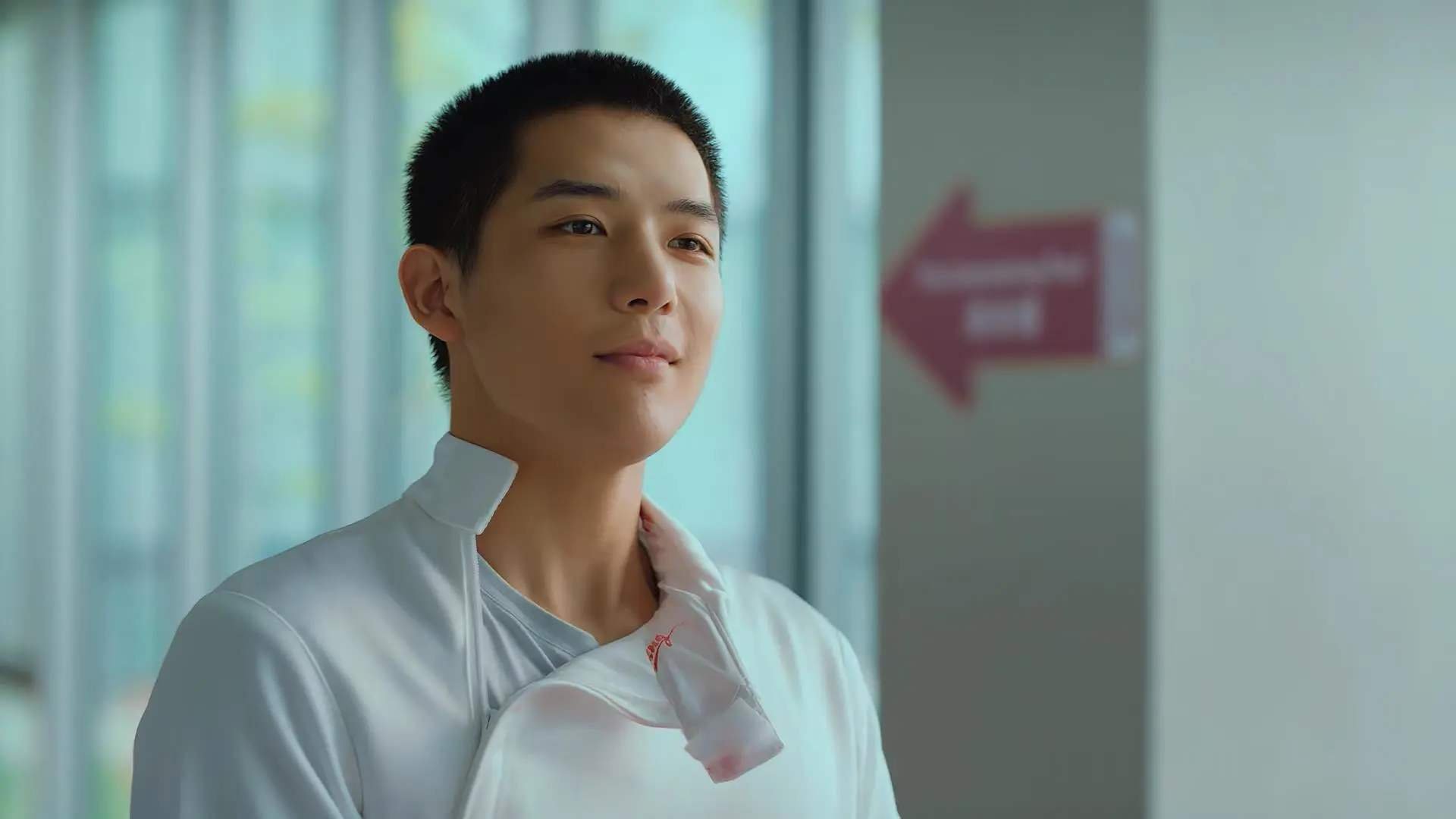 KAIYUNAPP-塞内加尔球员穿着毛绒护膝，时尚圈点赞“雪地潮牌”，塞内加尔模特